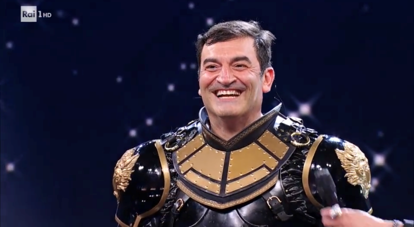 Il Lupo è Max Giusti Sfida finale tra Pappagallo e Farfalla #CANTANTEMASCHERATO <a href="/IlCantanteRai1/">Il Cantante Mascherato Rai1</a> 
bit.ly/3pYh6hN