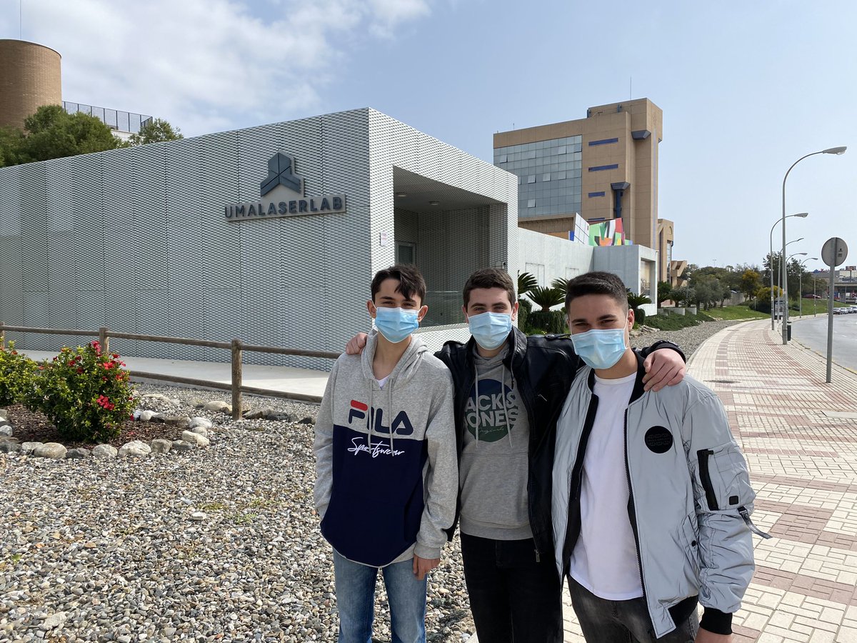 ColegioGamarra's tweet image. Nuestro alumnado de 1° Bto. Tecnológico ha aprovechado la #SemanaBlanca para visitar el UMA-LASERLAB, un laboratorio de @InfoUMA implicado en la misión del #PerseveranceMars de la @NASA. #JesuitinasCrea #Educación