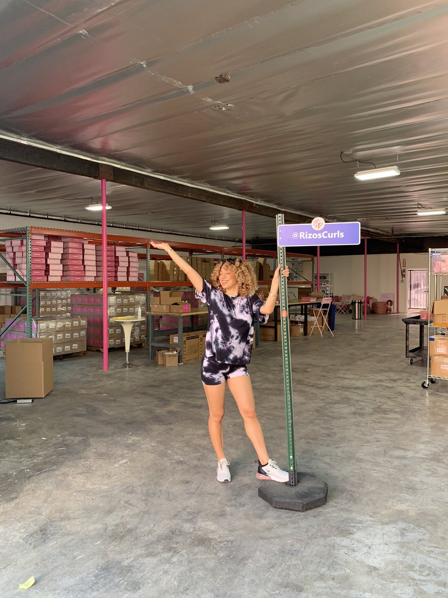 Mi definición de éxito empresarial es: DESARROLLO. Estas son las 3 oficinas que hemos tenido en los últimos 3 años con @RizosCurlsComo. Estoy agradecida de poder confiar en <a href="/quickbooks/">Intuit QuickBooks</a> para crear facturas, automatizar pagos, y más. #SmallBizSuccess #ad intuit.me/3a6ceT3