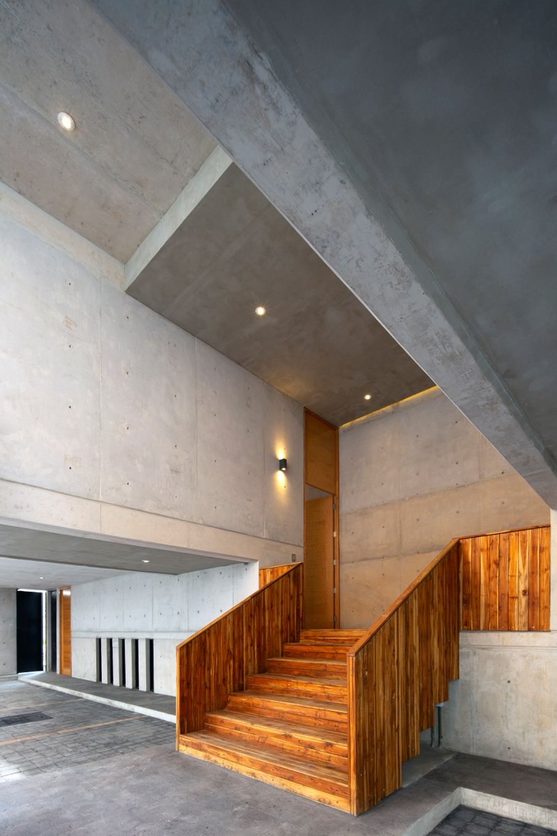 PodioMX's tweet photo. De Portada: Herradura Uno por BULAU
Leer más 👉 https://t.co/pyACAy9Cnw
#Bulau #arquitectura #Residencial
📷 Héctor de la Peña y Marcos Betanzos https://t.co/tfgpnDqIcr