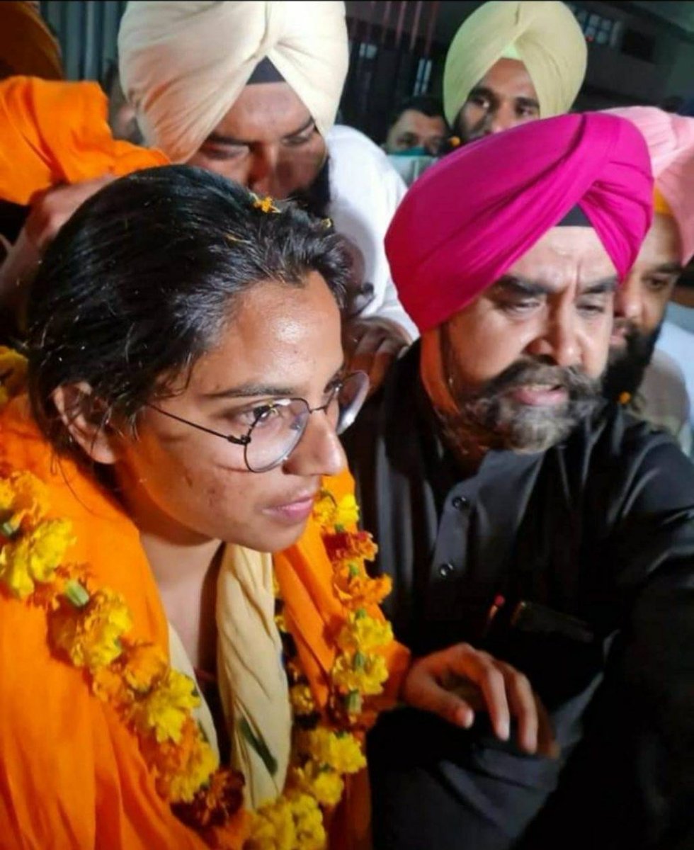 FiercelyBahujan's tweet image. Nodeep Kaur released on bail. More strength to you sister. 
#FreeNodeepKaur 
#NodeepKaur