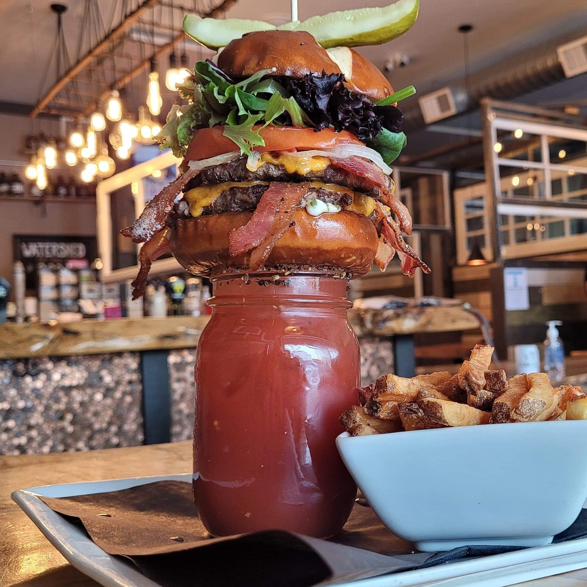 Sure, we're more than just stacking things on Caesars.... but still 🤷😂
.
.
.
#ThingOfBeauty
#CaesarsThatEatLikeAMeal
#CilantroAndChive