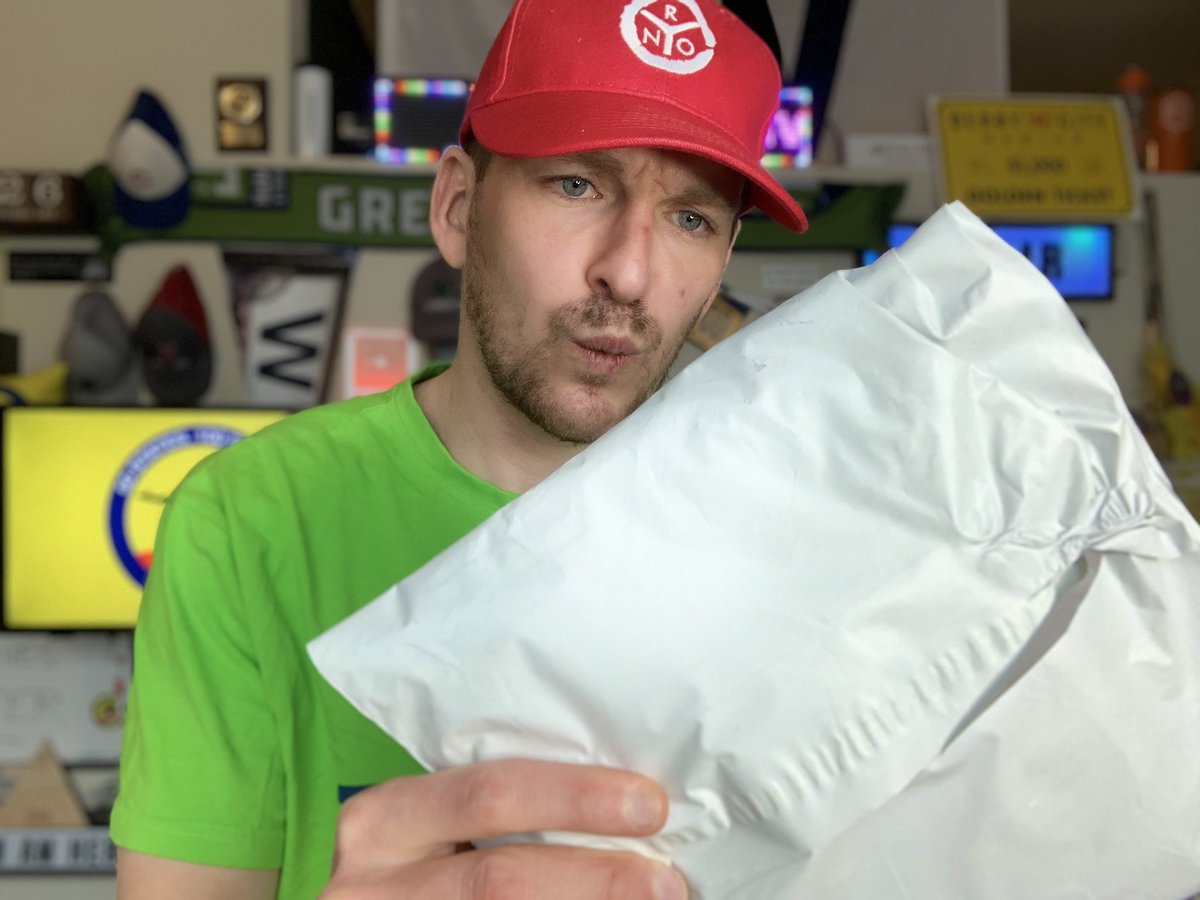 ChrisStrub's tweet photo. Today was a big unboxing day here in the #FlyTheWStudio. I finally opened up a care package from my friends at @Restreamio โ love the red!
<< Get a free trial of Restream: https://t.co/xfeoWgyIR9 >>
It even works great with my bright orange @scottayres toupee ... https://t.co/c5GfKaJGO5