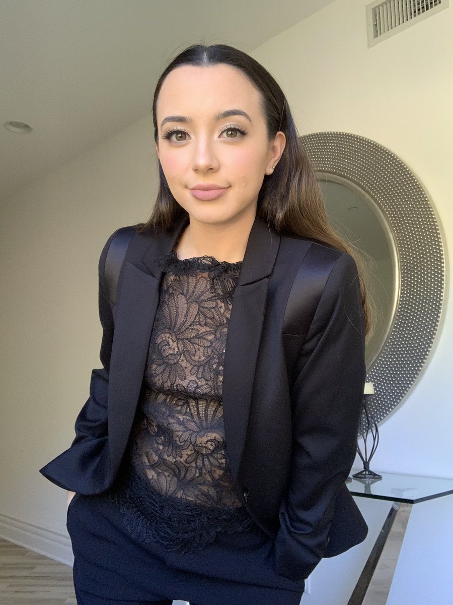 veronicamerrell's tweet image. I think everyone needs a pantsuit