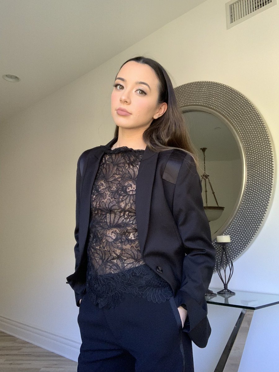 veronicamerrell's tweet image. I think everyone needs a pantsuit