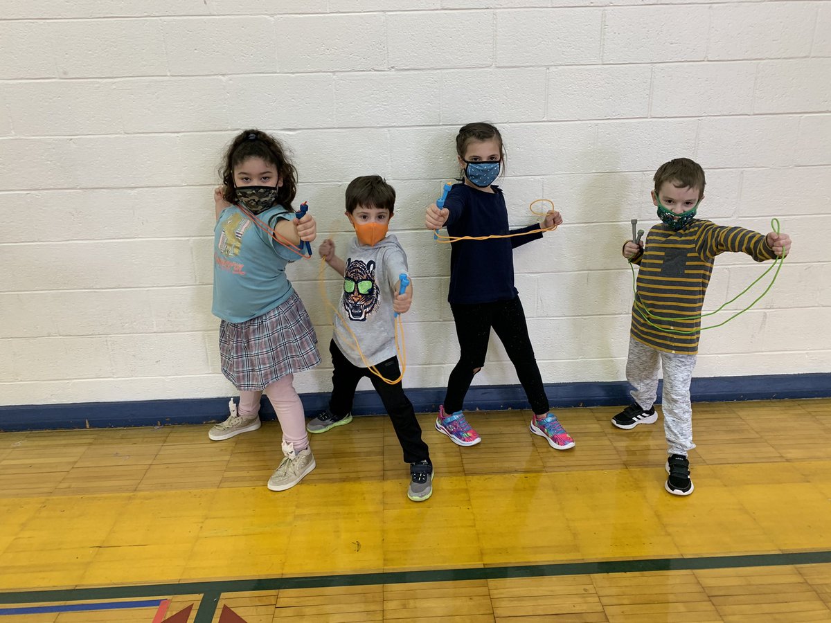 SheltonPEHealth's tweet photo. Great week at ESS celebrating Kids Heart Challenge!!!! https://t.co/iRk5BhhmuA