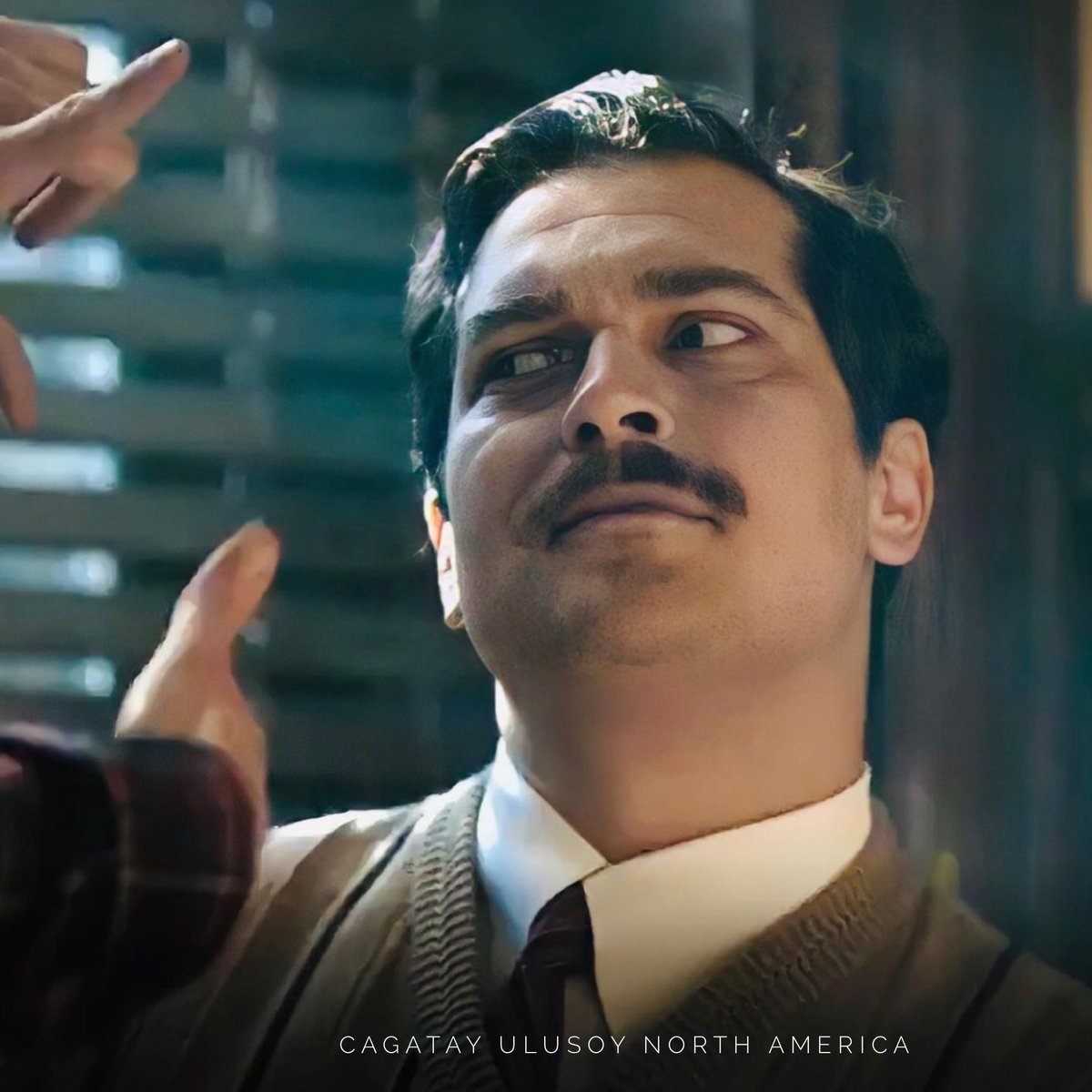 CagatayNorth's tweet photo. 📸 | Mehmet to Semih ~ garbage collector to polished filmmaker • he can play anything convincingly 👏🏻 • #KağıttanHayatlar #Yeşilçam #SemihAteş #ÇağatayUlusoy https://t.co/m8bHu0xTsI