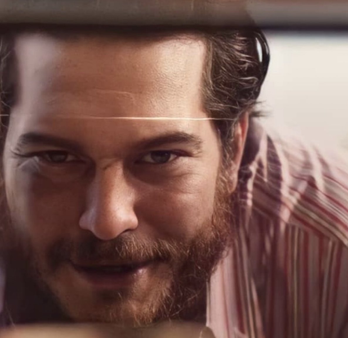 CagatayNorth's tweet photo. 📸 | Mehmet to Semih ~ garbage collector to polished filmmaker • he can play anything convincingly 👏🏻 • #KağıttanHayatlar #Yeşilçam #SemihAteş #ÇağatayUlusoy https://t.co/m8bHu0xTsI