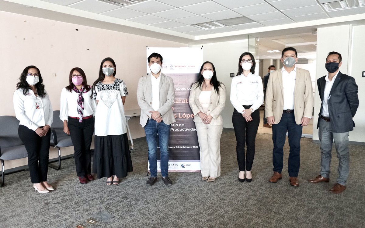 lesliejimenezv's tweet photo. Hoy recibimos en Oaxaca al Subsecretario de la @STPS_mx, @marathb. En compañía de @jocabedbetanzos, Subsecretaria de @Sec_EconomiaOax, sostuvimos una reunión para fortalecer los servicios que el @SNEOaxaca ofrece a las y los oaxaqueños. 

@alejandromurat, @guzmanjp, @Donaciano_DE https://t.co/fPo2WeiekK