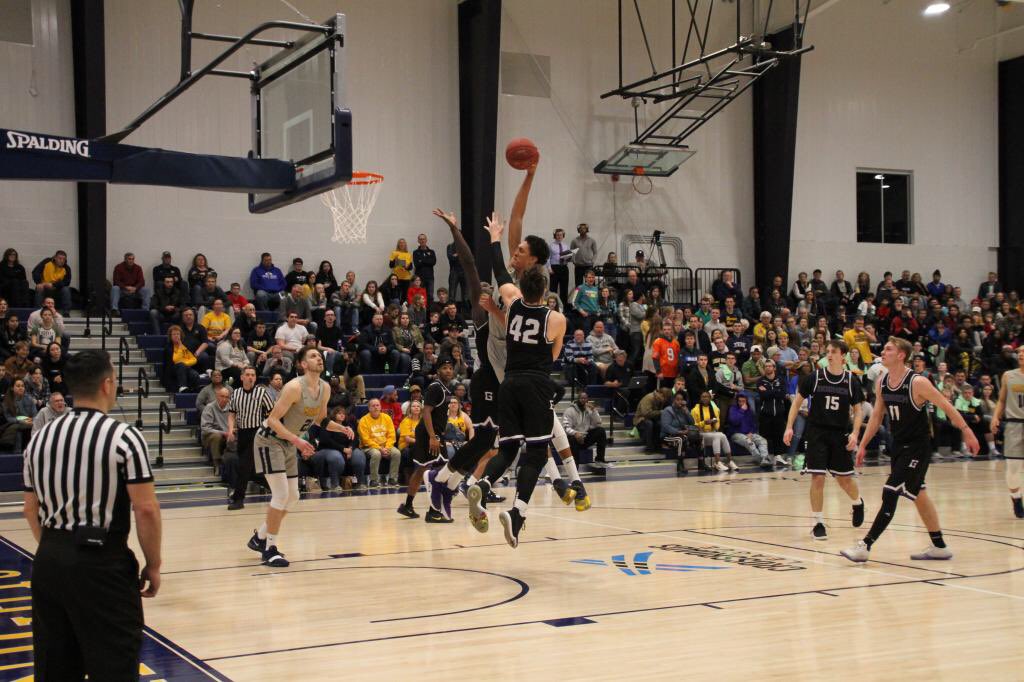 ReggieK_'s tweet photo. I really tried these guys off a drop step 🤣🛫 #fouled made both free throws https://t.co/7KCZrZCUEE