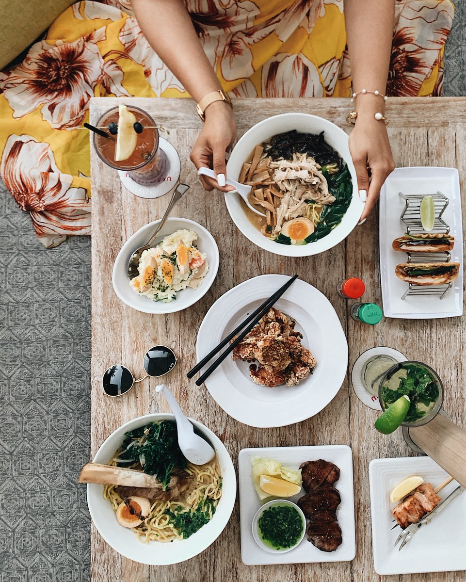 Delicious start to the weekend, Momosan at 'Alohilani. Did you know, 'Alohilani guests can now have Momosan delivered to their room? Enjoy ramen from your private lanai.
.
photo: NomNom Boston