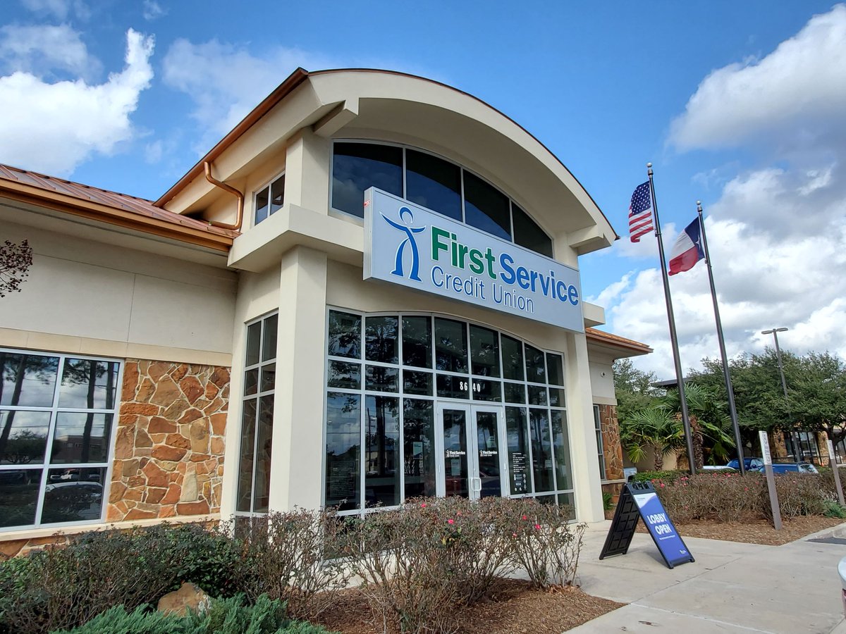 FirstServiceCU's tweet photo. Give us a LIKE ๐ if you missed these sunny days at our #SpringCypress Branch. Here's to a bright and shiny weekend! โ๏ธ๐ฒ๐ #HappyFriday #Houston #ForYouNotProfit https://t.co/NpZH5ygLea