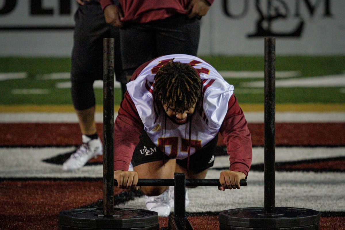 ULMFB_Recruit's tweet photo. WILL YOU FIGHT -or- WILL YOU QUIT
#ULtiMate22 | #Funroe https://t.co/4rzrRSFyza