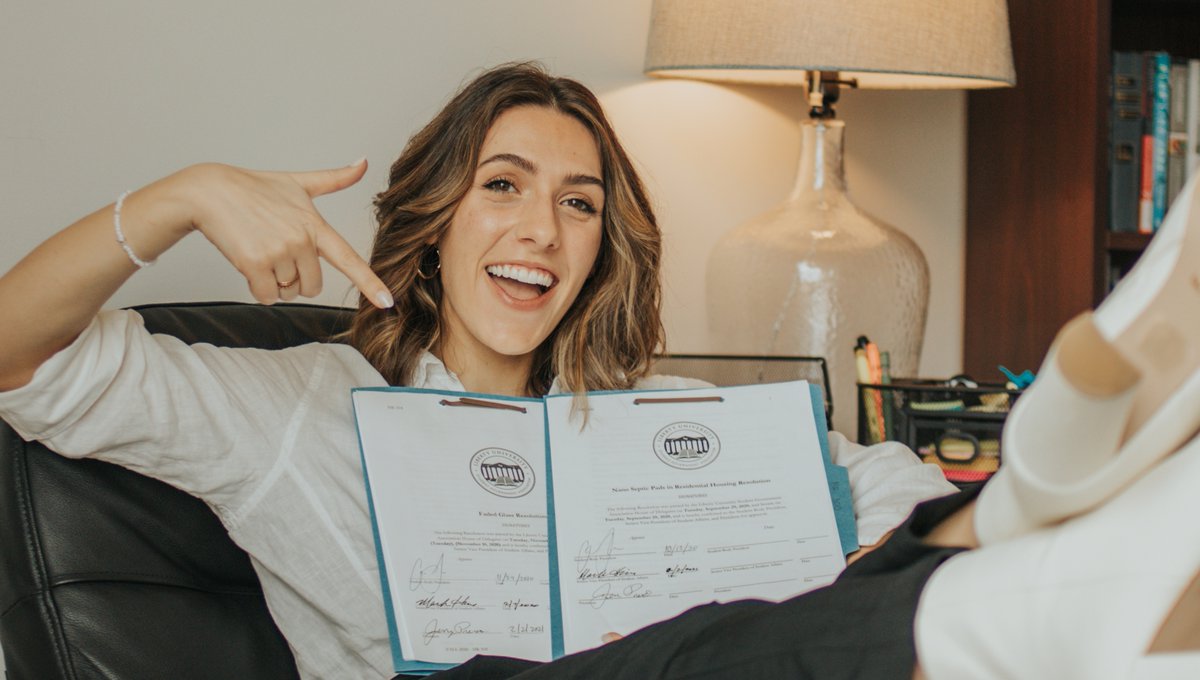 LibertyUSGA's tweet image. THE LAW OF THE LAND!

Exciting news! Senior VP of Student Affairs Mark Hine and President Jerry Prevo have passed two new pieces of legislation into fruition! 

Head over to our Instagram at @libertyusga to learn more!