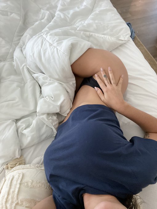 sharon_crispen's tweet photo. so bored at home😌
wanna see those tits and pussy? i got u baby🥰 https://t.co/gFsHnP2P0f