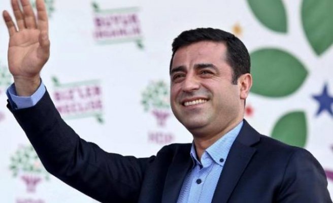 Sucsa Sevgili Demirtaş demek,
ben bu sucu işliyorum !!!
hemde onur duyarak gurur duyarak
#SevgiliSelahattinDemirtaş