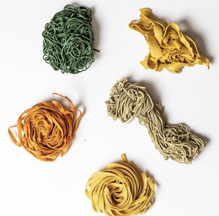 We love supporting other local businesses! We are partnering with LongNoods Pasta to offer a deal on delicious fresh pasta to our residents.

Check out our most recent Facebook post for more details!
facebook.com/renaissanceren…