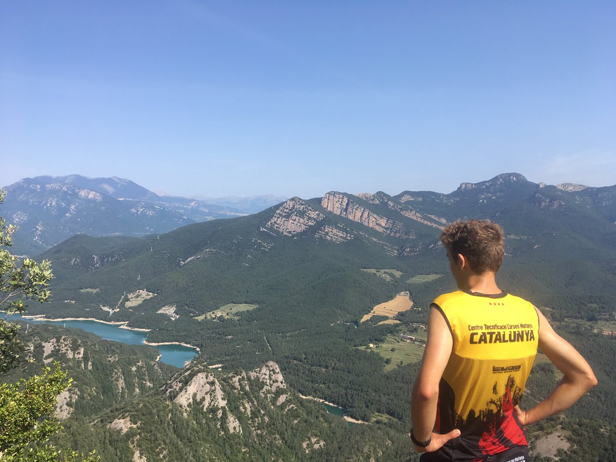 FEEC_cat's tweet photo. ⚠️ A tenir en compte si sortiu a fer entrenaments. 

A partir d'avui @esports demana portar la inscripció per una prova + certificat per a poder realitzar entrenaments fora de la comarca pròpia com a federats. 

➕ INFO ➡️https://t.co/SjRfJjCLFo

#sentlamuntanya #sommuntanya https://t.co/3DLS6XlaAB