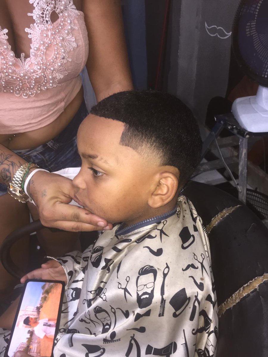 CortaDunga's tweet photo. Deixei meu meno na 📏📏📏💇‍♂️✂️💪🔎🔎😍😍❤ https://t.co/sGasJOzlRV