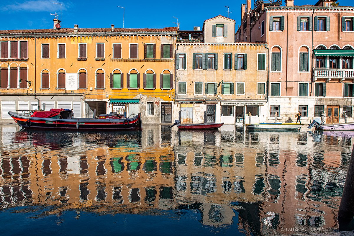 laure81's tweet photo. fondamenta du sestiere Cannaregio près du pont delle Guglie. Marée haute et reflet. laurevenezia@hotmail.com
#venise #venezia #venice https://t.co/etx3O5z727