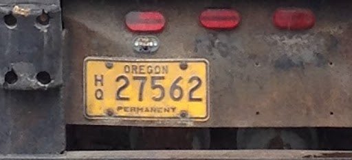 mikesbikes's tweet photo. 2/3 They rolled up with their own semi, hooked it up to the container sitting on a trailer and drove away. Here’s the license plate on the trailer. https://t.co/3jOiM2gTqE