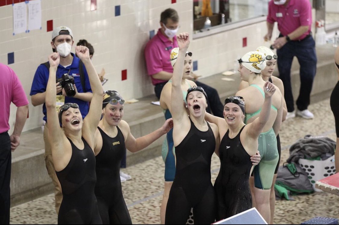 400 Free Relay: Carly Meeting, Olivia Hovorka, Ashlyn Morr, and Ava Lachey are your winners in this event!🏆 Winning with a time of 3:24.65!