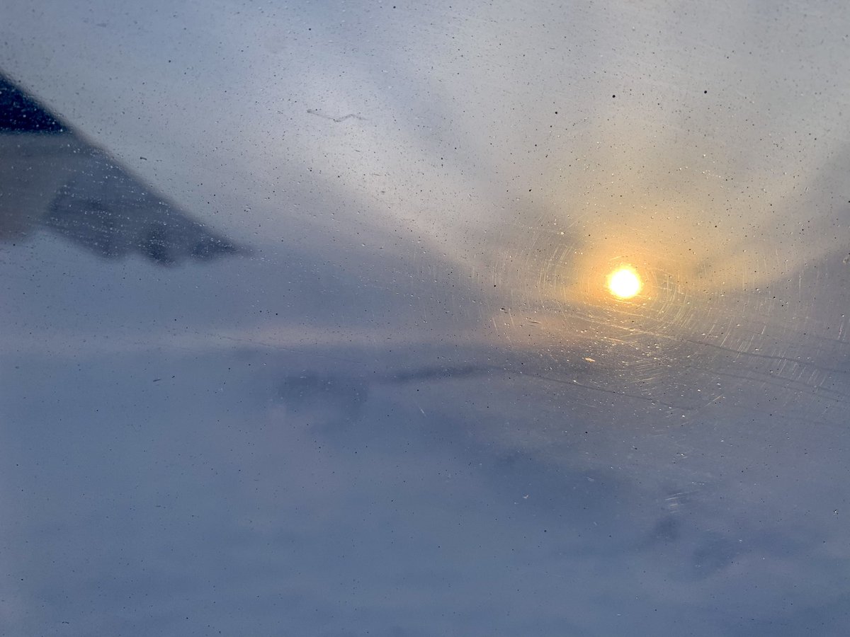FrankReardon1's tweet photo. #Sunrise flying into #PondInlet #Nunavut FEB.26.2021 via @CanadianNorth #ATR45 https://t.co/cVLumlVzzI