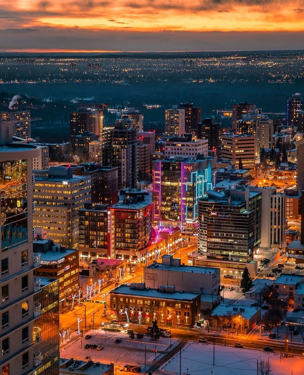 danschyk's tweet photo. Downtown views! #yeg #yegdt
@ExploreEdmonton @ExploreCanada @TravelAlberta https://t.co/5wv5oQHaJA