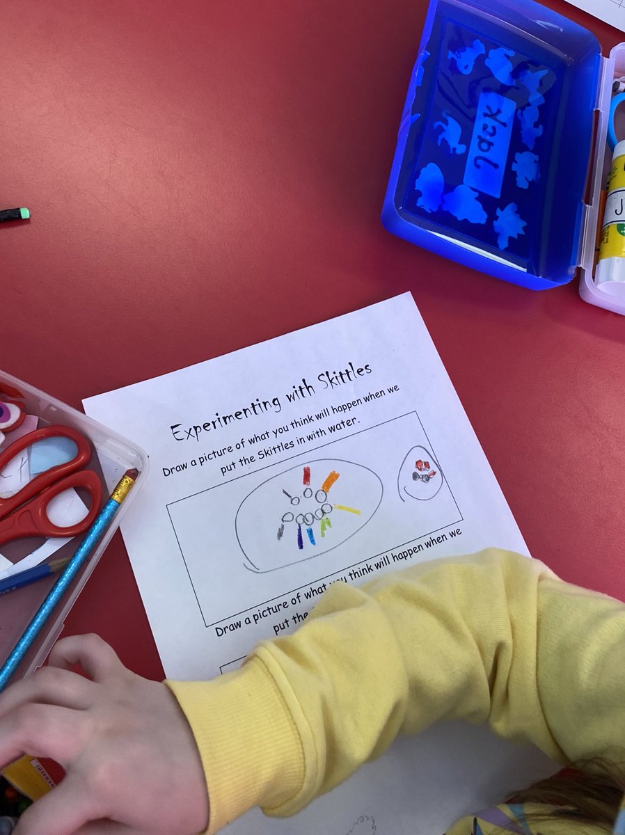 msshaddick1's tweet photo. Ended the week with a cool candy experiment! We tried the Skittles Color Mix with water, milk and vinegar. It was fun to come up with a hypothesis &amp; observe! Afterwards we wrote about what other liquids we would like to try the experiment with too! @stemnorth @SteveSpangler https://t.co/CPMggowPxj