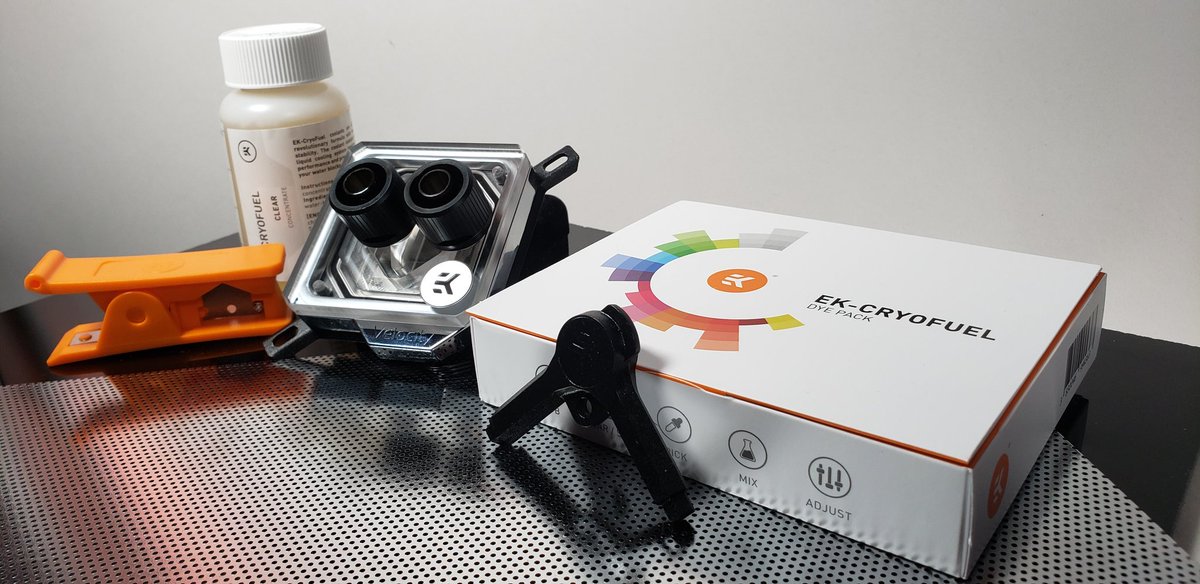EnviousMods's tweet photo. Oh my! The @EKWaterBlocks Quantum P240 AIO setup is epic!!

#ekwaterblocks #ekwb #watercooling #P240 #kinetic #enviousmods #vardar https://t.co/I5ujylZOlc