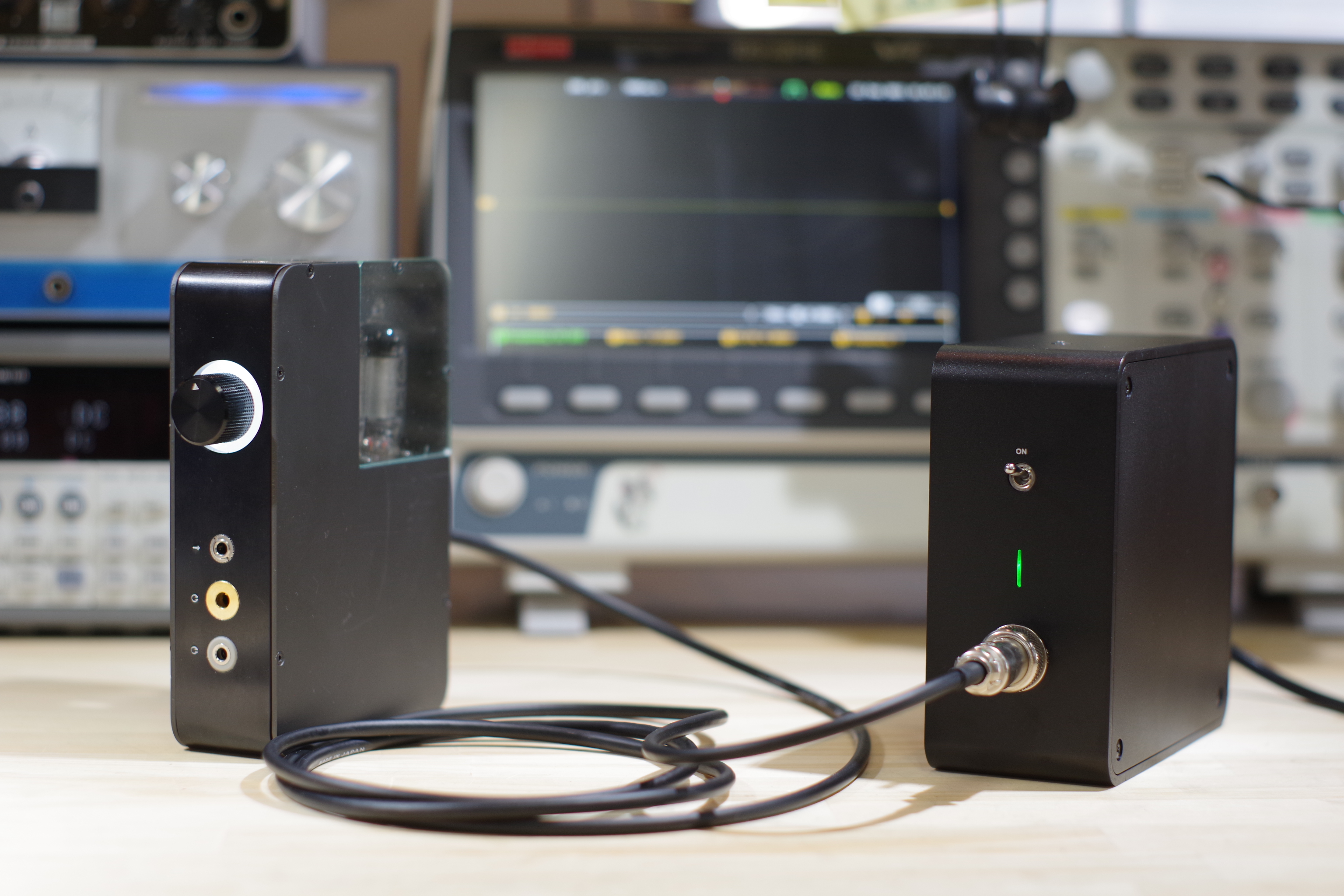 Analog Squared Paper 電源ボックスの製作とtur 06の4 4mm化改造を完了しました 電圧によって判定し切り替える機能によって 端子を一つしか配置できないtur 06でも外部電源ボックスが使用できるようになりました T Co Y5z5xsaytk Twitter