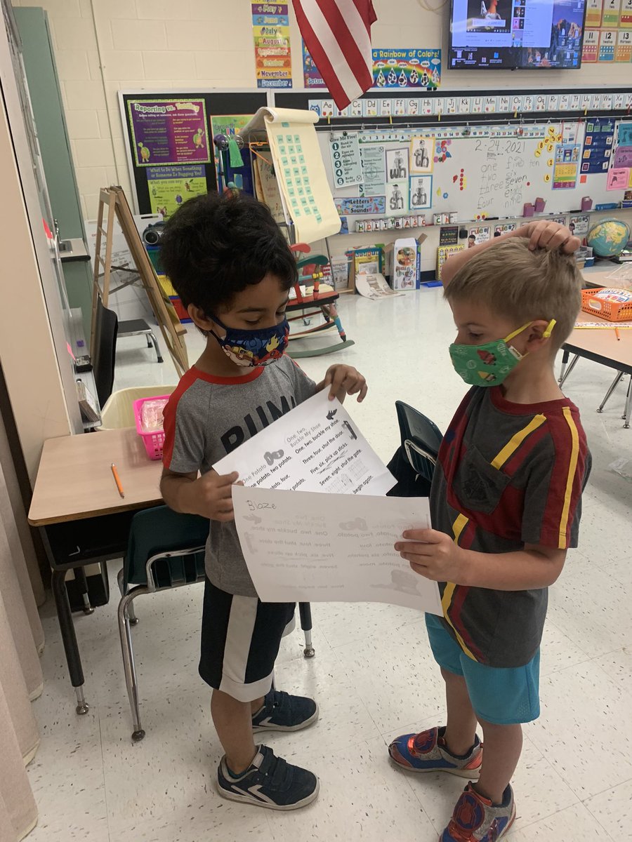 LisaBLiteracy's tweet photo. How to spice up power word practice! Add movement, music, and partners! @sunrayexplorers #anchoredinsuccess https://t.co/BCNbqHxr6M