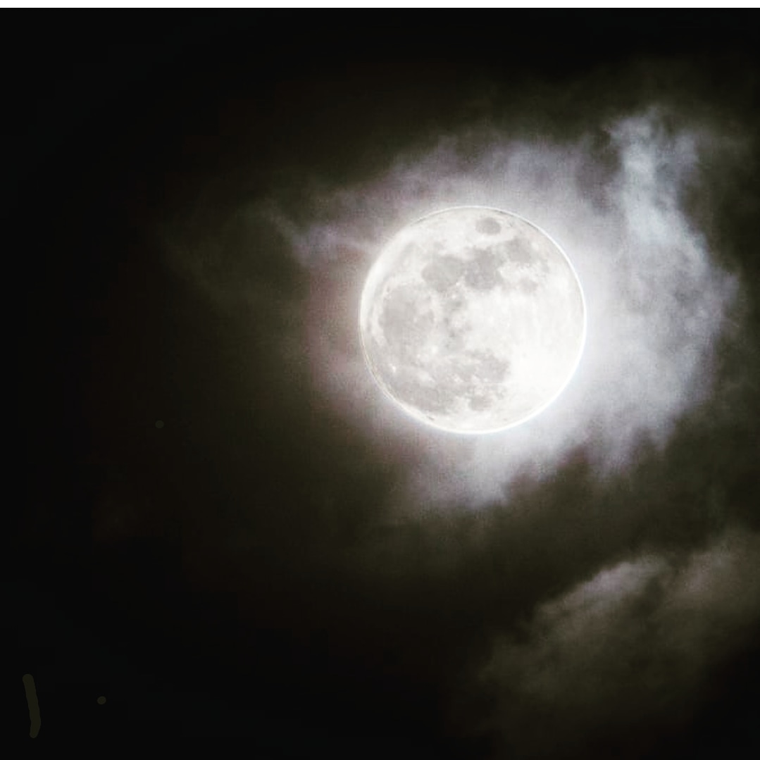 The #moon looks amazing