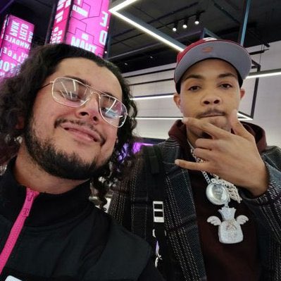 Throw back to when G-Herbo came through while I was working at The Mag Mile signature store 🤙🏽