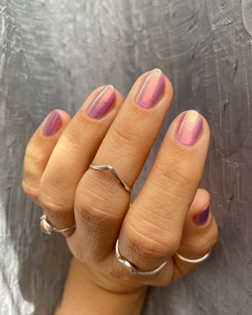 The beautiful glow of “Winds of Fate” by <a href="/livelovepolish/">Live Love Polish</a> 😍✨💕