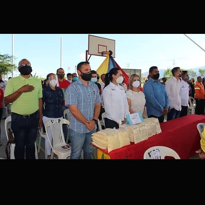 #LoDijoRangelSilva \
He quedado satisfecho con el trabajo en La Paz, Pampán, como parte del #Plan21Trujillo. Las mesas de las áreas social, infraestructura, Poder Popular, Servicios Públicos, seguridad y producción expusieron el trabajo que impactó en las comunidades.