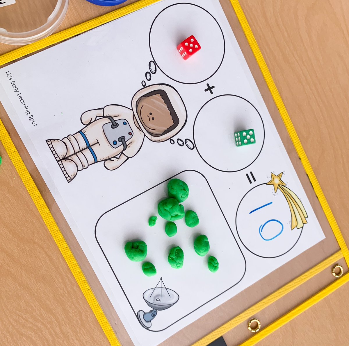 KinderREMS's tweet image. Today’s morning attendance sign in was to vote for our favourite planet. Uranus was the most popular... the coldest planet! 🥶❄️ But such a pretty shade of blue! 💙💠🌀

In math we practiced counting 2 dice and showed our # by making playdough “planets!” 🌕🌍🌑