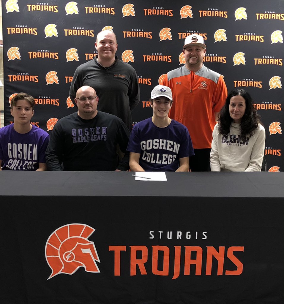 DaltonSoergel's tweet photo. Iโm humbled to announce my commitment to Goshen College to continue my academic and athletic careers. #gomapleleafs @SPS_Athletics_ @GCMapleLeafs_BB https://t.co/fG3VdSP8Yx