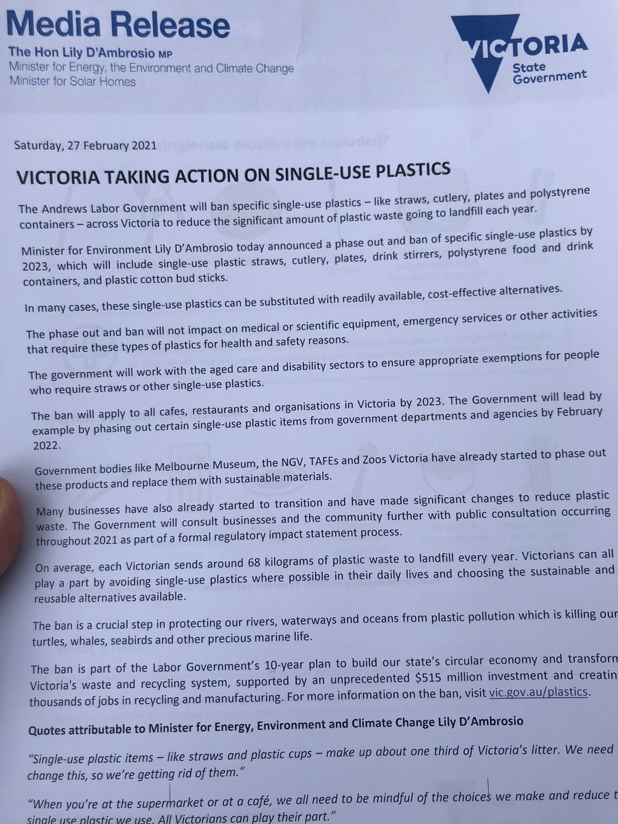 laurel_irving's tweet photo. Major change in Vic: ban on many single use plastics including straws, plastic cutlery and polystyrene containers. Will come into effect in 2023. @7NewsMelbourne https://t.co/ca7A9Ci5IB