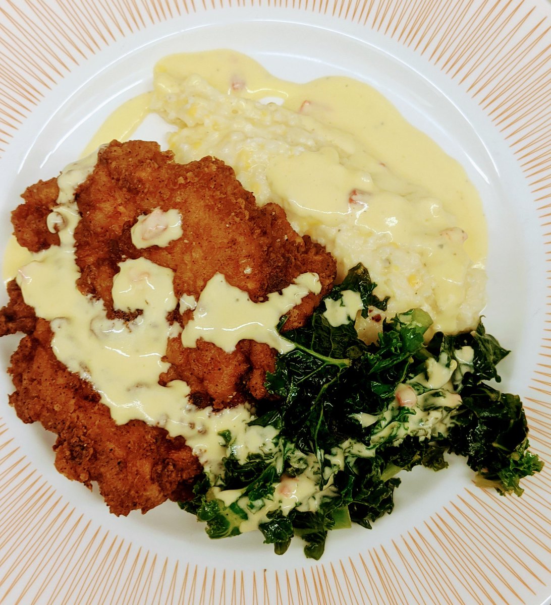 Juniperlicious's tweet image. Southern Fried Chicken with #PimentoCheese @Adluh #Grits @WPRawl Kale! #yum #dinnertime #juniperrocks #cheflife