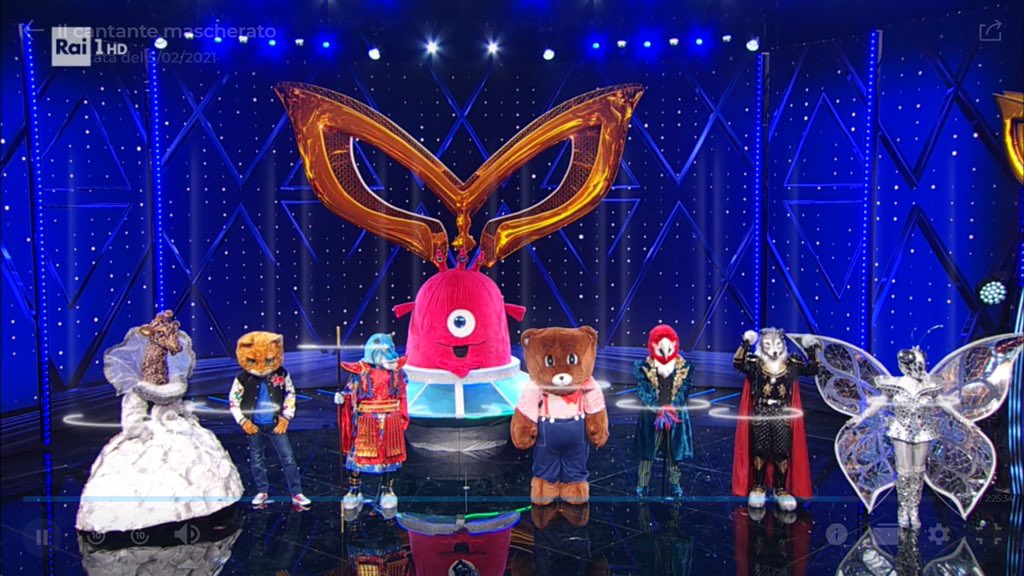 E ora che si fa? Si aspetta la season 3, vero <a href="/milly_carlucci/">Milly Carlucci</a> <a href="/IlCantanteRai1/">Il Cantante Mascherato Rai1</a> ? #IlCantanteMascherato