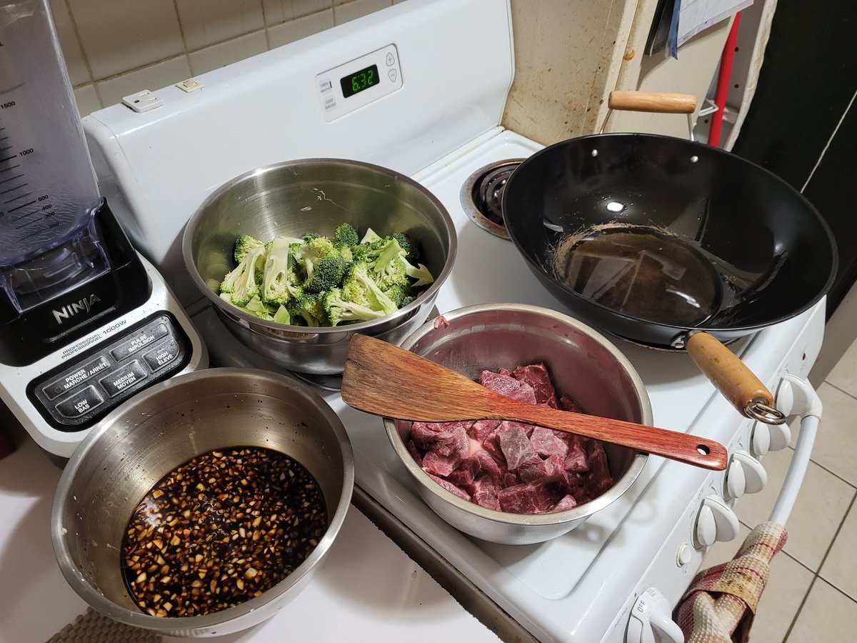 tynozaur's tweet photo. Dinner! 🥰 https://t.co/50wlTBsMsT