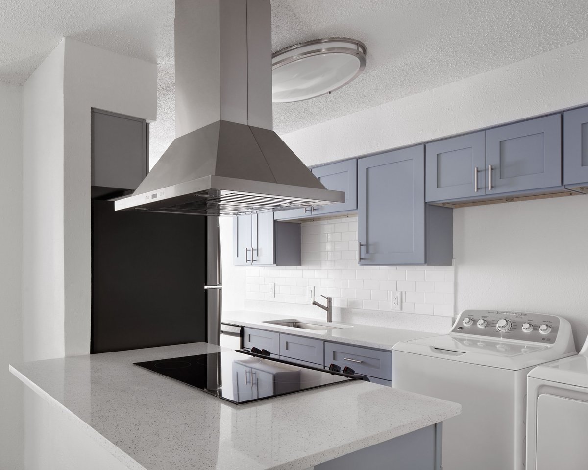 FoxgloveApts's tweet photo. Happy Friday from Foxglove! Come in to see our renovated apartments this weekend and hear about our specials!
#apartments #dallas #dallastx #lakehighlands #lakehighlandsdallas #home #contemporary #design #dallashomes #dallashome https://t.co/xjv8rwWGUo