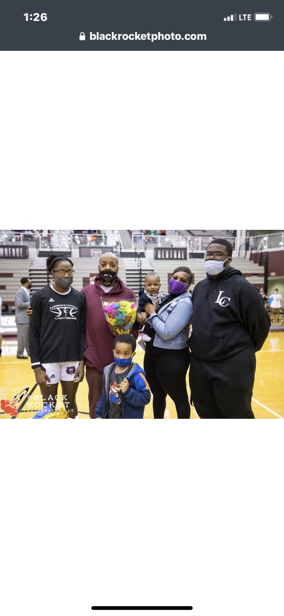 _rene_18's tweet photo. Never called myself a goat, i leave that love to the people. Thank you LC! #23out😢❤️
@LCHSBears @LCLadyBearBBall 

https://t.co/rih7ifEuZz https://t.co/7rF6rFoep6