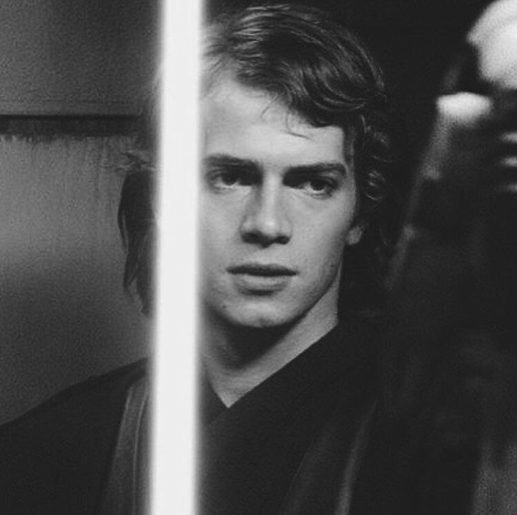 anakvnz's tweet photo. maybe george lucas does deserve some rights for casting hayden christensen as anakin skywalker https://t.co/pyOBqK5KdI