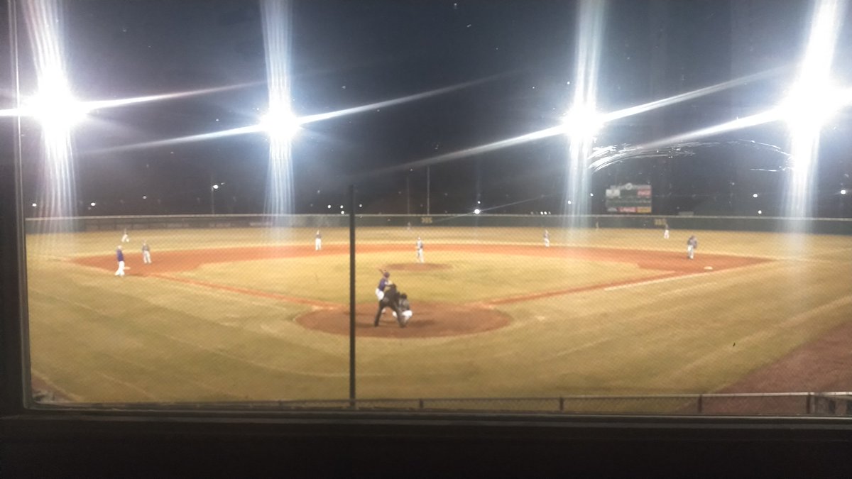 A little Friday night <a href="/ucgoldentornado/">Union City Golden Tornadoes</a> baseball action 🌪️