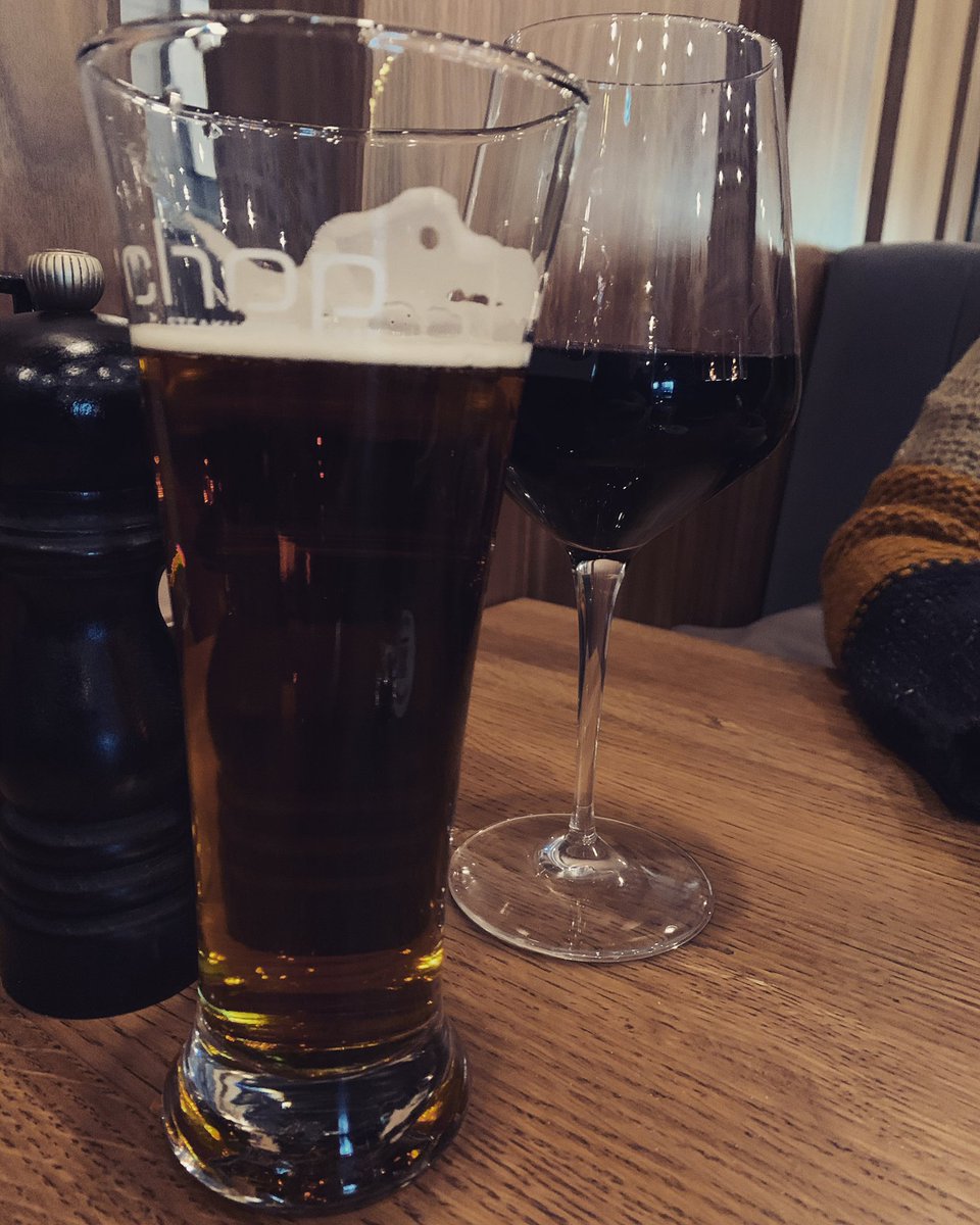 Devo9911's tweet photo. A date night that’s been a long time coming. #BeerMe #WineHer #havekidstheysaiditwillbefuntheysaid @Lulu4133 https://t.co/TuJIQ9fpZD