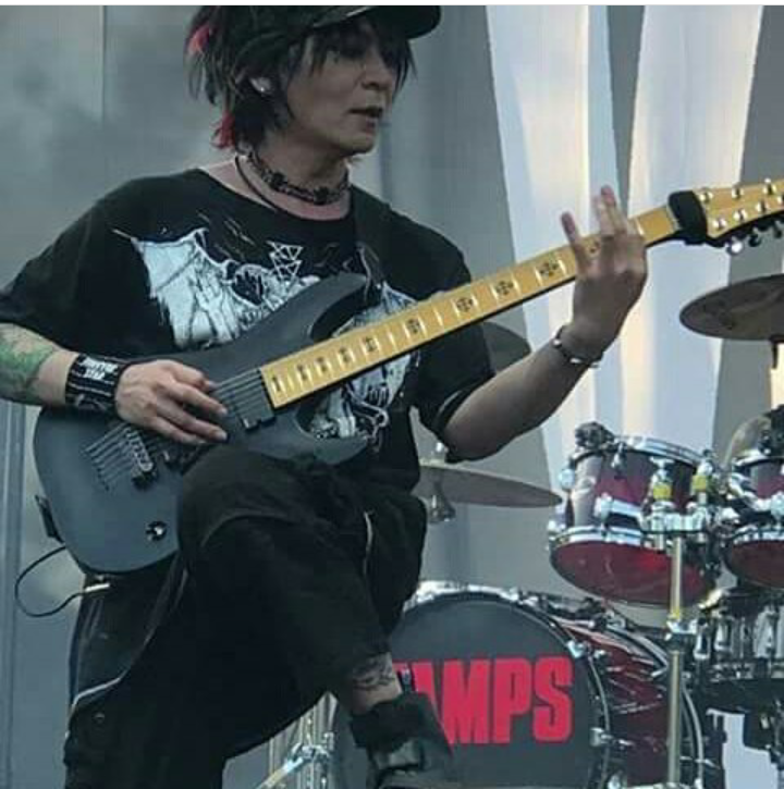 angelalovesbvb4's tweet photo. #KAZ #Dailylove #Talented #guitarist #JRock #Singer #Songwriter #Music #Japan @djsakura666 @tiny_synth @WinterFal_l https://t.co/kbaJJ8t4JT