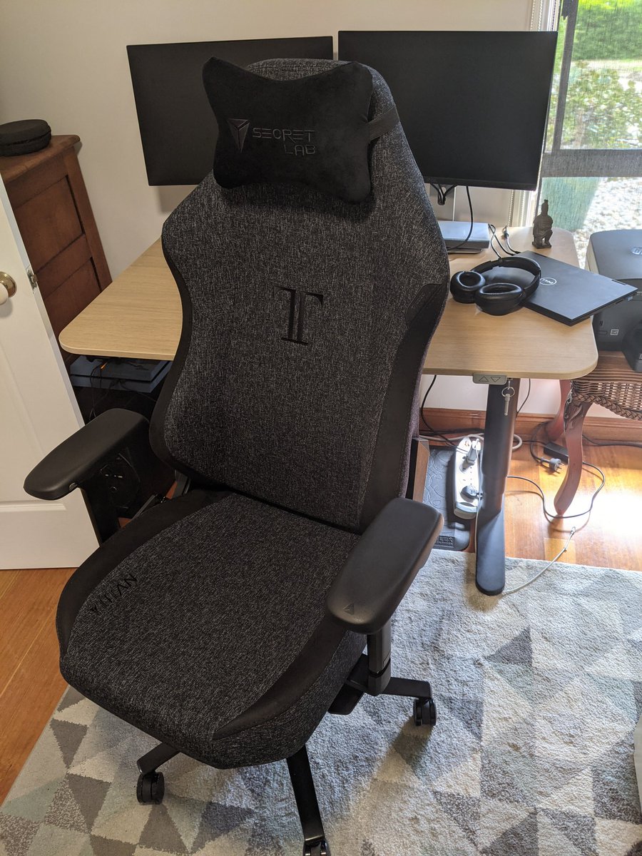 simantics84's tweet image. Loving my new SecretLab Titan chair! @secretlabchairs #secretlab