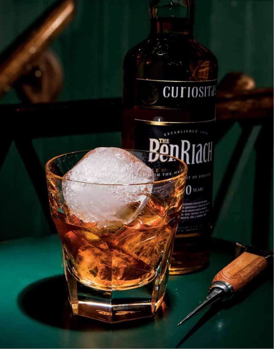 HEY BARTENDER!... This weekend try a classic:  The GODFATHER cocktail from WhiskEy Cocktails with Brian Van Flandern Click here to get the recipe and please share/follow us on Twitter or Facebook <a href="/MyMixologist/">Brian Van Flandern</a> 
Cheers!
#instadrink #mixology #drinkoftheda

mymixologist.com/this-weekend-t…